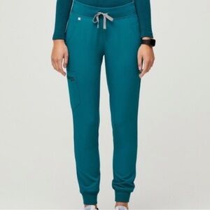 CLOSET TEMPORARILY CLOSING IN JANUARY‼️FIGS Zamora Blue Joggers